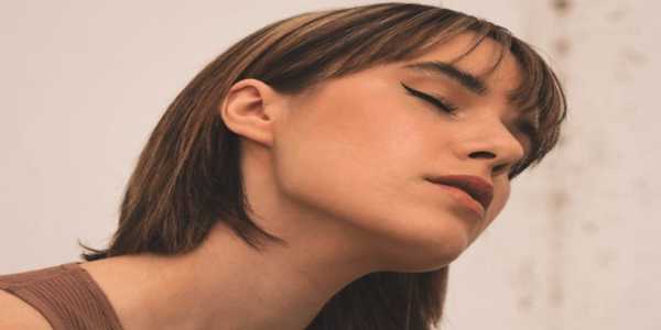 Sculpt Your Jawline Naturally With These Daily Steps